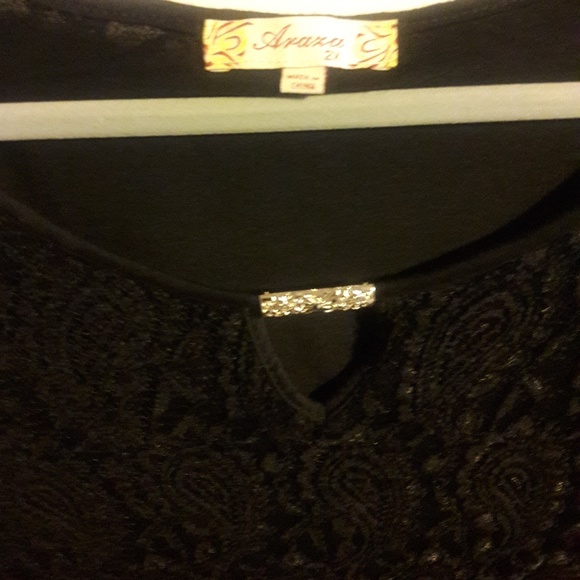 Black top - Picture 3 of 3